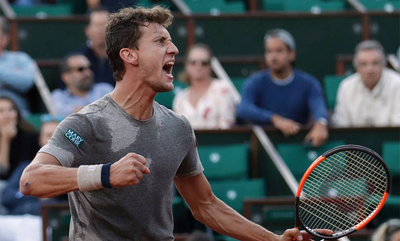 El rosarino Renzo Olivo eliminó al francés Tsonga de Roland Garros