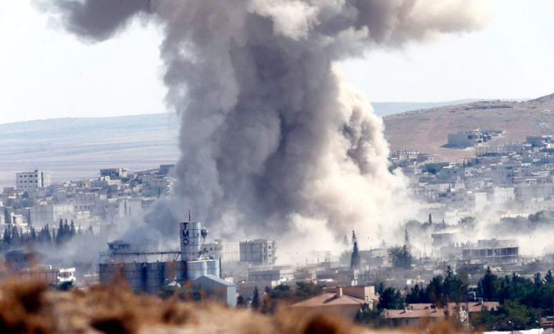 El EI atacó a fuerza kurda para recuperar el pueblo Al Tabqa perdido este miércoles