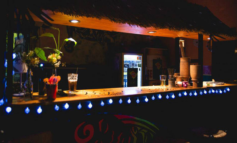 Un bar convoca a una “Noche de los cascos” contra las agresiones a sus clientes