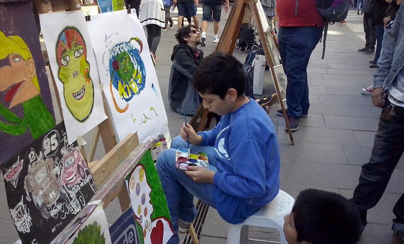 El chico autista que pinta todo el día y se comunica con sus obras