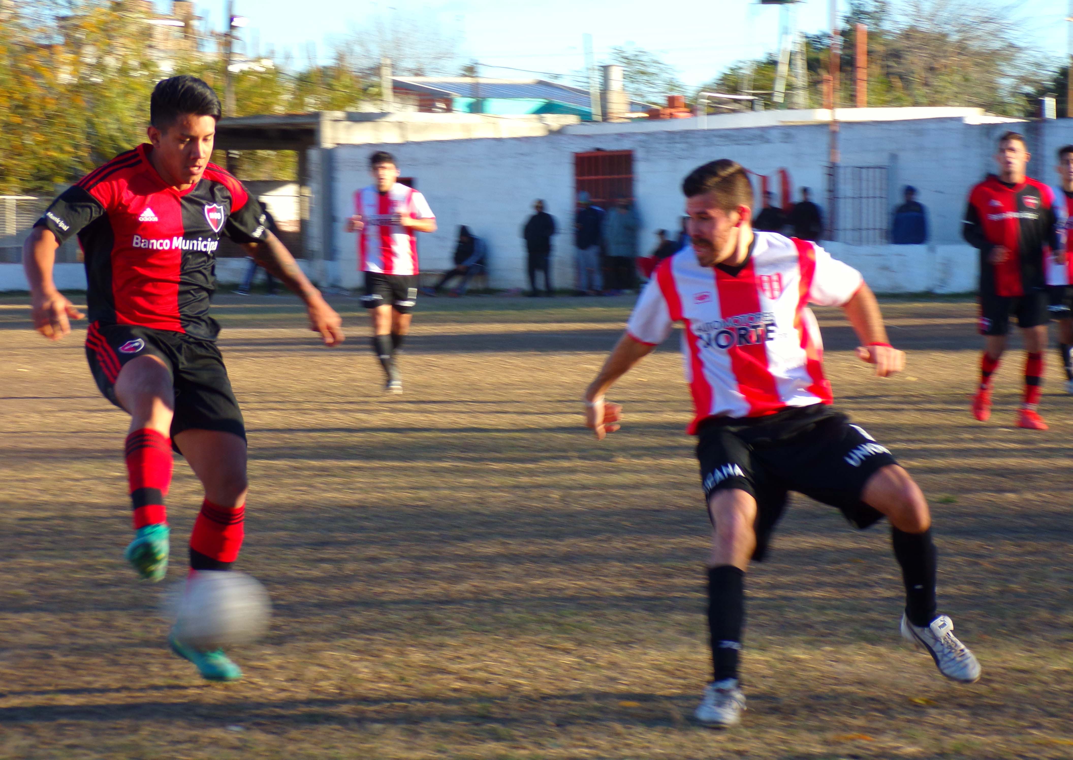 Unión Americana goleó a Newell’s y recuperó la punta del Molinas