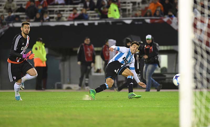 River cayó con Racing y se despidió de la pelea por el título