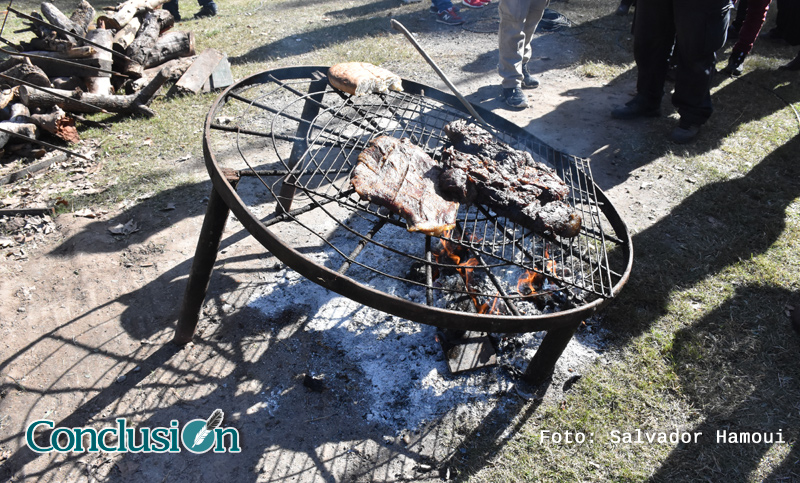 Con asado y actividades culturales, siguen los festejos en el Monumento