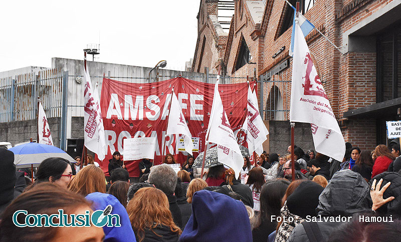 Almirón: “Nos preocupa que Santa Fe actúe en sintonía con el Gobierno Nacional”