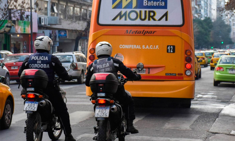 Gendarmería intervendría en Córdoba para hacer circular colectivos el lunes