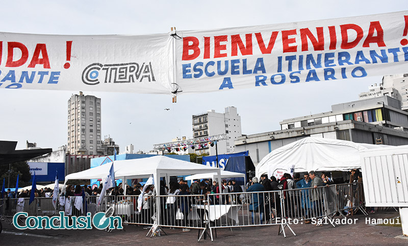 Escuela Itinerante en Rosario y una visita importante en la Plaza Montenegro