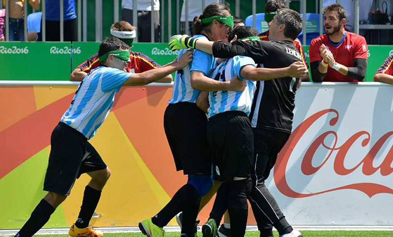 Los Murciélagos golearon a España y se ilusionan con la final