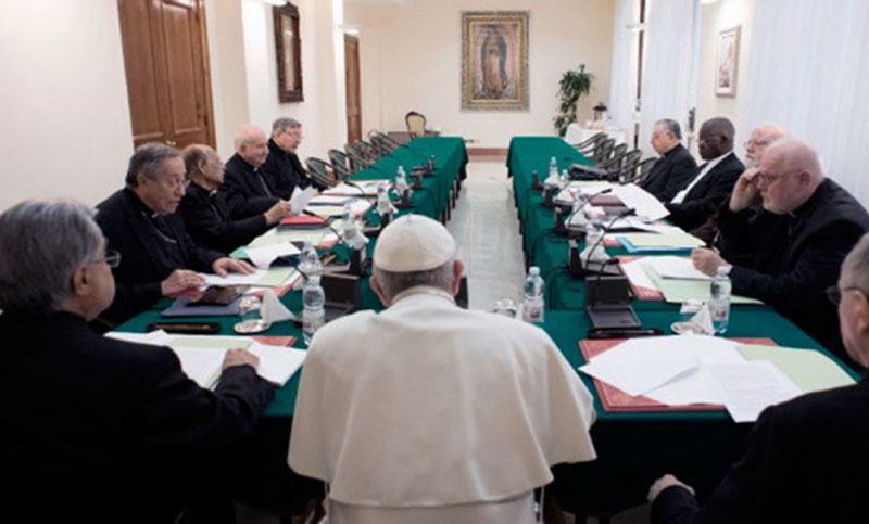 El Papa se reúne con asesores para avanzar en la reforma de la Constitución Apostólica