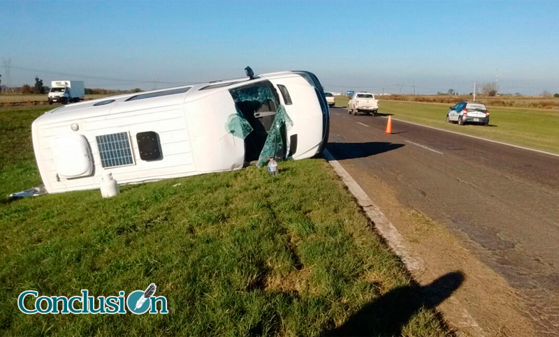 Un siniestro vial de película se produjo en la autopista a Córdoba