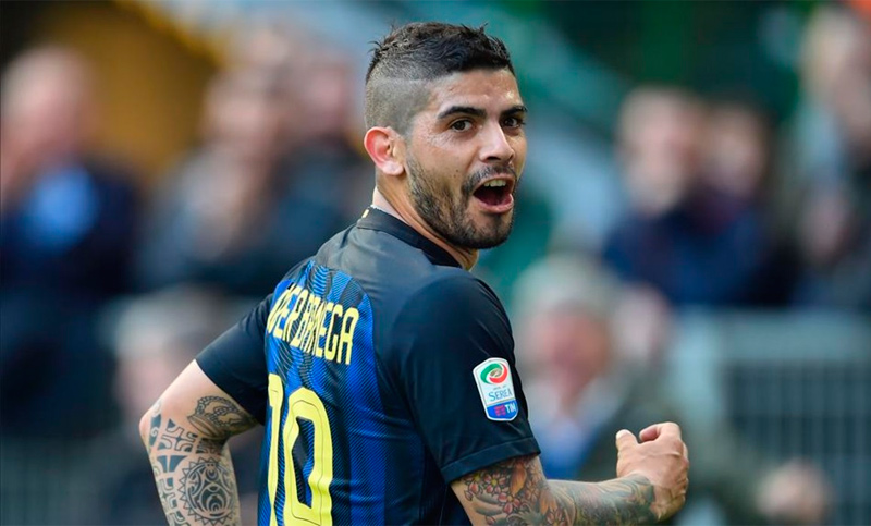 El rosarino Banega, otra vez en los planes del Sevilla