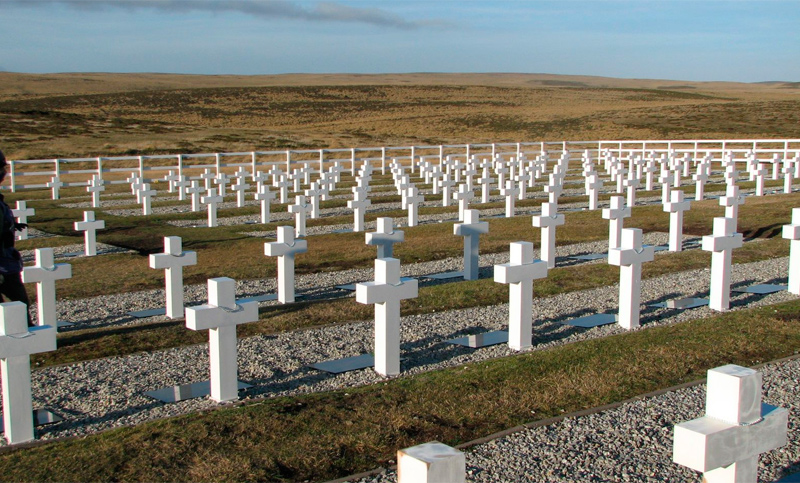 Comenzó la identificación de soldados caídos en Malvinas