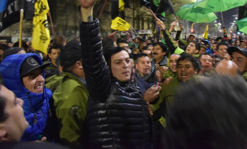 Choferes de la ciudad de Córdoba rechazaron acuerdo y prosiguen con el paro