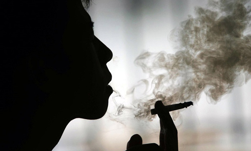 Alertan sobre cigarrillos saborizados como estrategia para inducir a menores al consumo