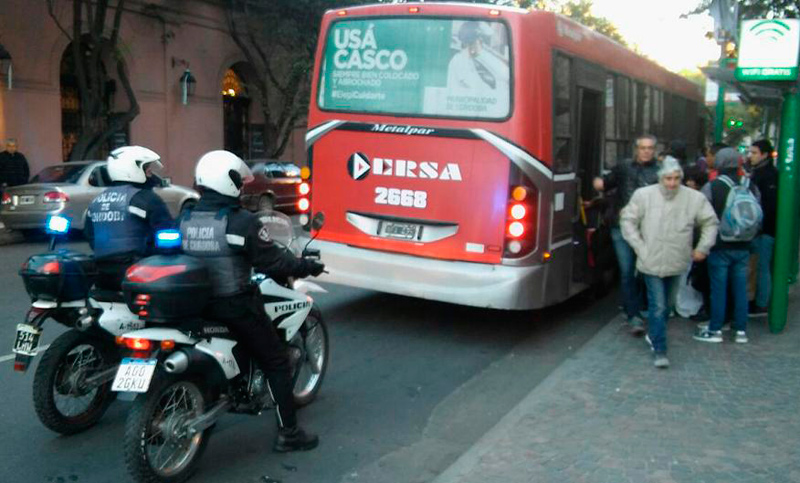 Córdoba: sigue el paro, salieron algunos colectivos y trabajadores se movilizan