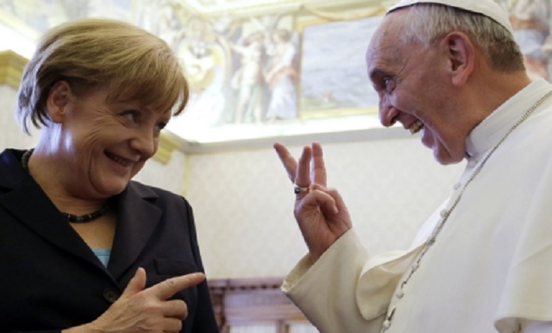Francisco y Ángela Merkel destacaron la importancia del «Acuerdo de París»