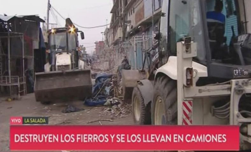 Desalojan con topadoras los puestos del predio “La Salada”