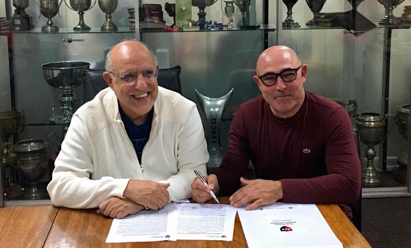 Llop puso el gancho y ya es oficialmente DT de Newell’s