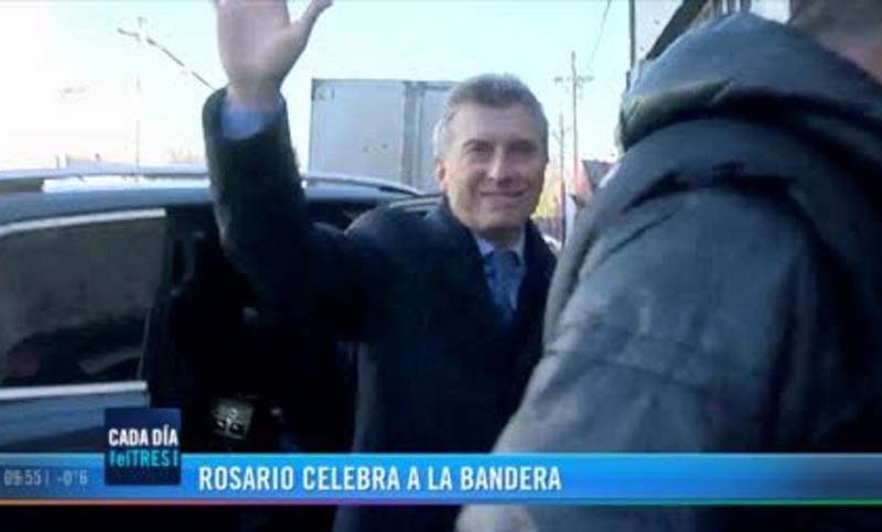 En medio de un gran operativo, Macri visitó a una familia de la zona sudoeste