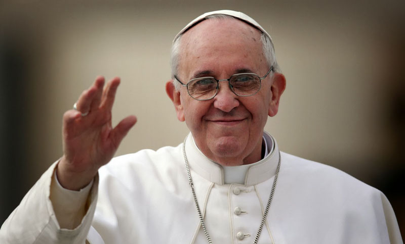 “Los grandes grupos económicos ven en el Papa una amenaza”