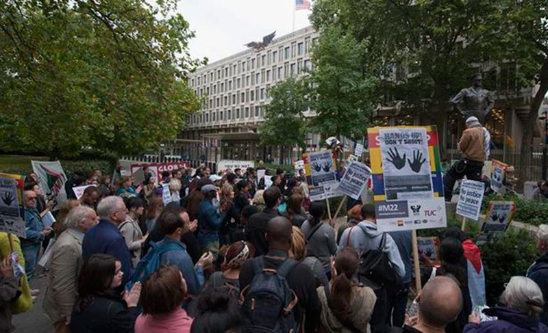 Seis policías heridos en una protesta por la muerte de un hombre en Londres