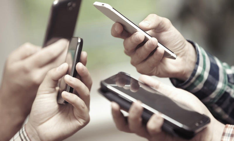 Más de la mitad de los argentinos accede a las noticias por redes sociales