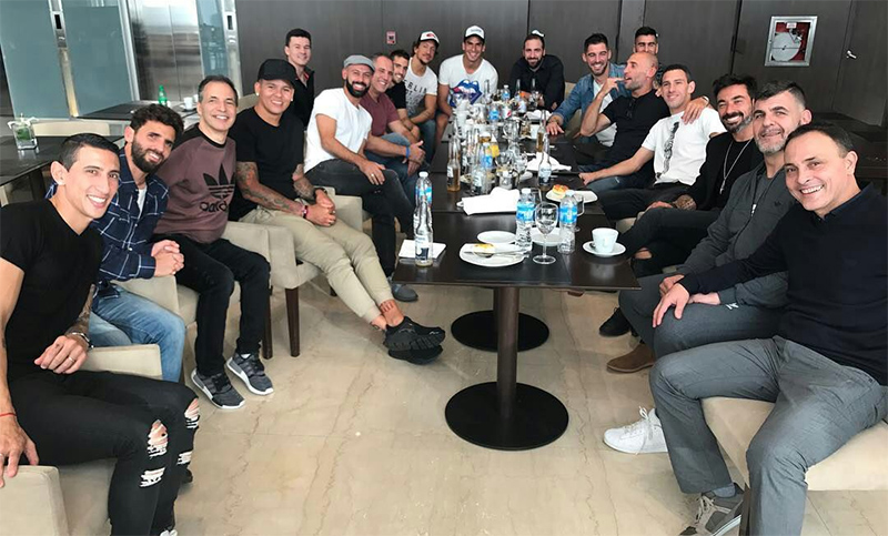 Di María, Maxi, Lavezzi y Guzmán, reunidos previo a la boda de Messi