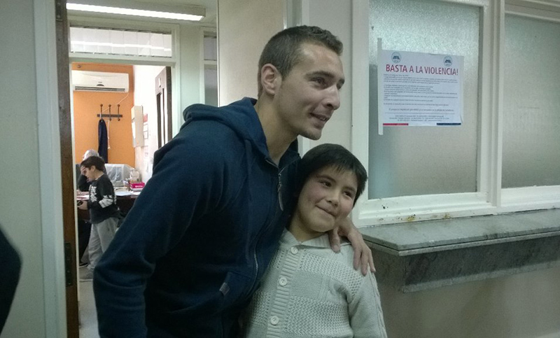 Los jugadores canallas visitaron a chicos internados en el Vilela