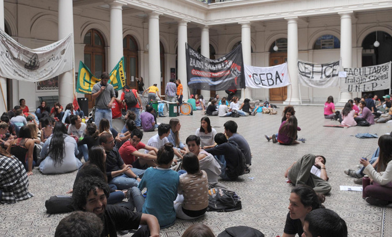 «No hay becas para nadie»