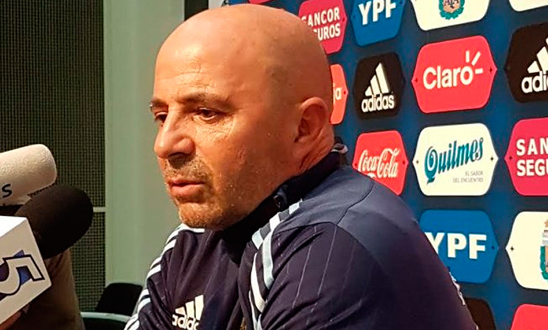 Sampaoli confirmó el equipo ante Singapur, con dos defensores