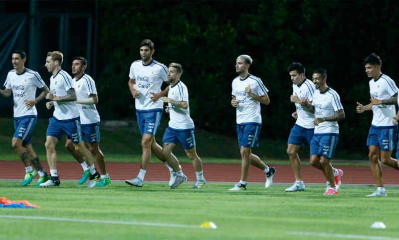 Sampaoli probó un 11 con sorpresas para jugar con Singapur