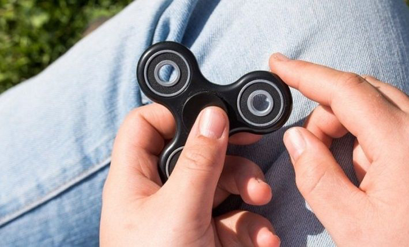 La Quiaca: un joven produce «spinners» con una impresora 3D casera