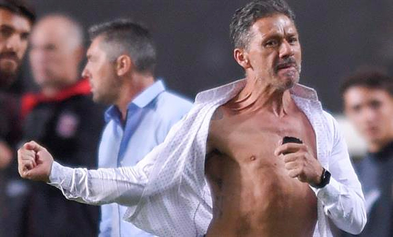 Nelson Vivas renunció como entrenador de Estudiantes