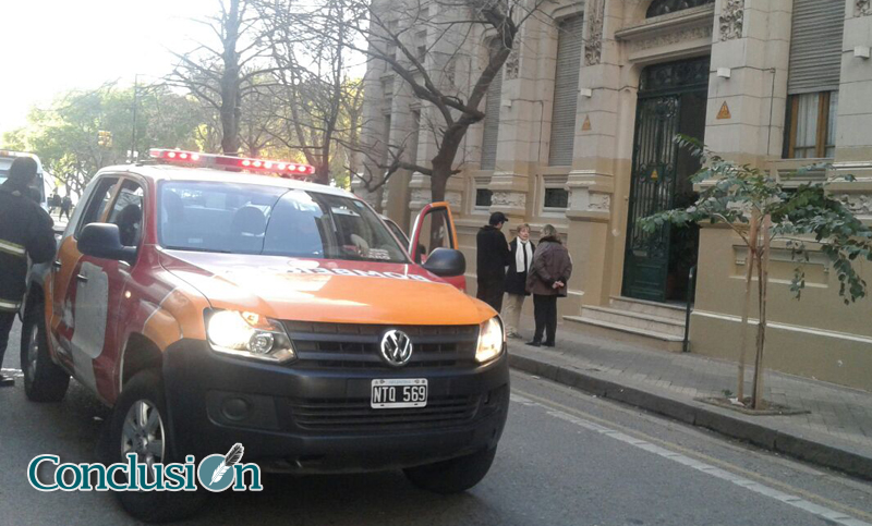 Falsa amenaza de bomba en el colegio Nacional 2