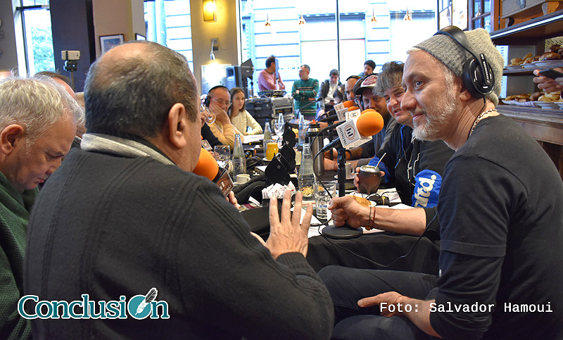 Andy Kusnetzoff hizo su homenaje al Negro Fontanarrosa en el bar El Cairo
