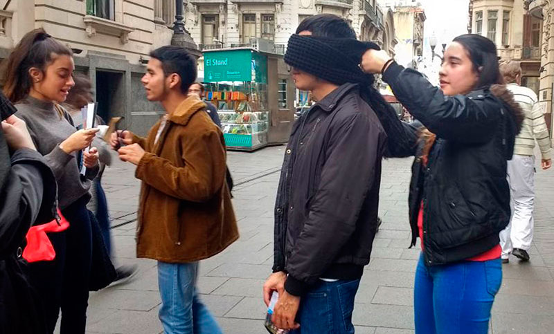 «Con los hipoacúsicos el único problema está en la comunicación»