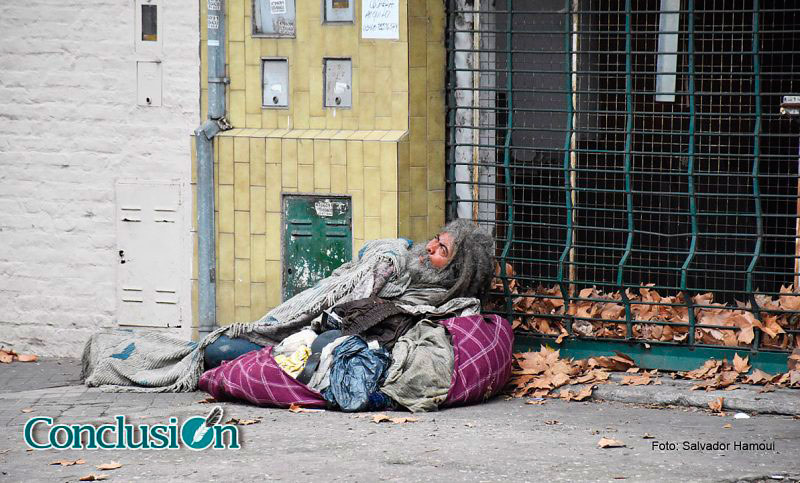 Frío y solidaridad: ¿dónde llamar para ayudar a personas en situación de calle?