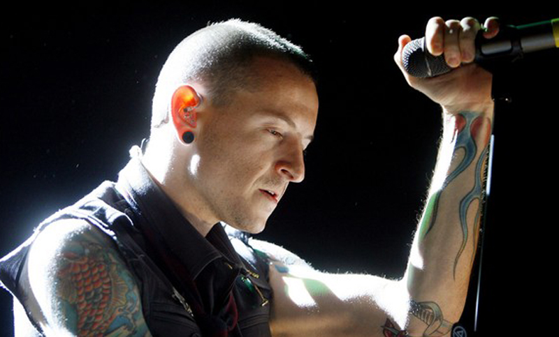 Hallan muerto al cantante de Linkin Park en su casa de Los Ángeles