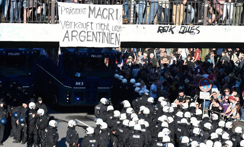 Escrache en Alemania: “Presidente Macri, no vendas nuestra Argentina”