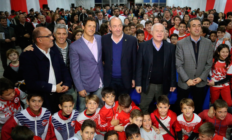 Lifschitz entregó un aporte de $5 millones al club Provincial