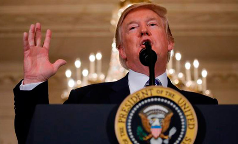 Trump mantiene el acuerdo nuclear con Irán, pero amenaza con nuevas sanciones