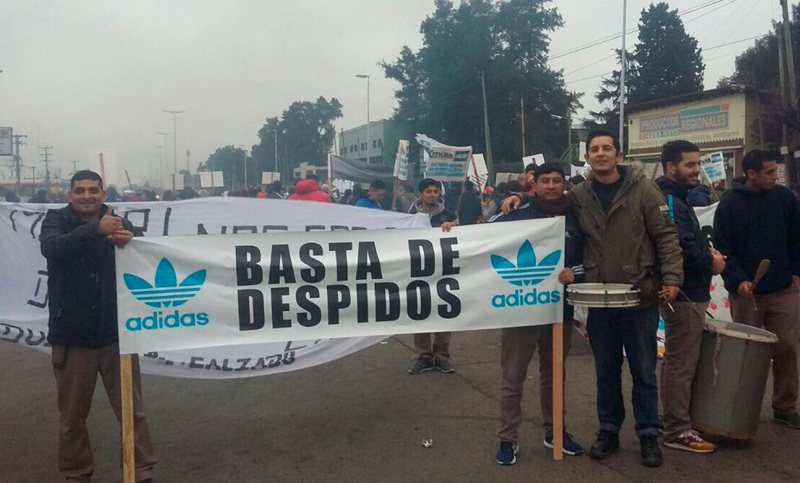 «Adidas nos está dejando sin trabajo, tenemos miedo que nos echen a todos»