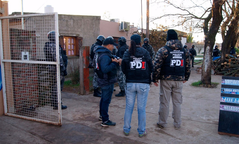 Detuvieron a trece personas en allanamientos por comercialización de estupefacientes