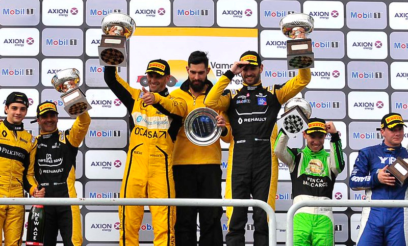 La dupla de Renault, Pernía-Ardusso, celebró en el TC 2000 de Buenos Aires