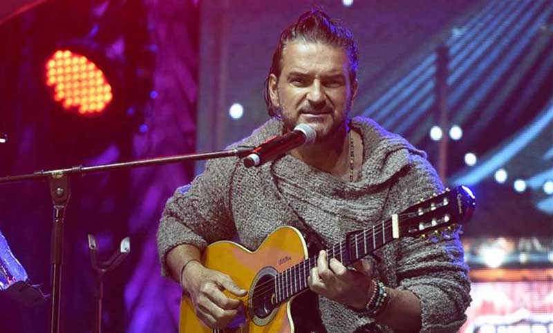 Con un show íntimo, Ricardo Arjona presentó «Circo Soledad»