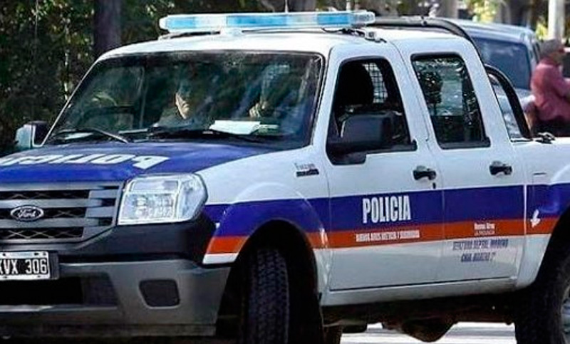 Dos encapuchados irrumpen en vivienda y balen a una niña