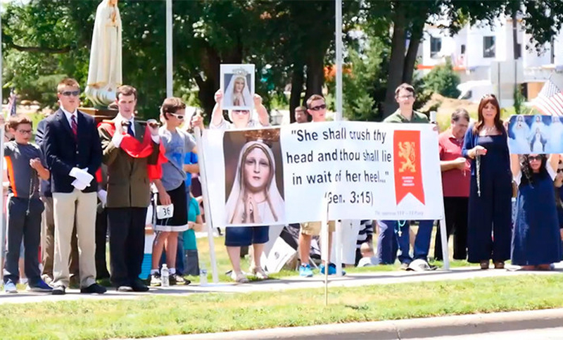 «El mal no tiene derechos»: católicos protestan contra una estatua satánica