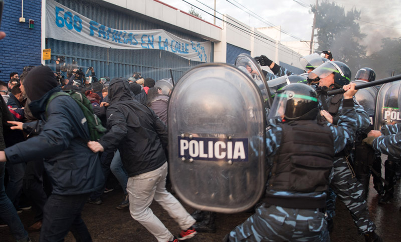 Trabajadores de Pepsico fueron desalojados y denunciaron “represión”