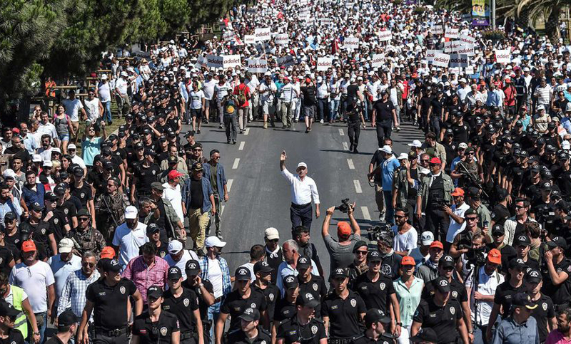 Gran concentración de la «Marcha de la justicia» en Estambul
