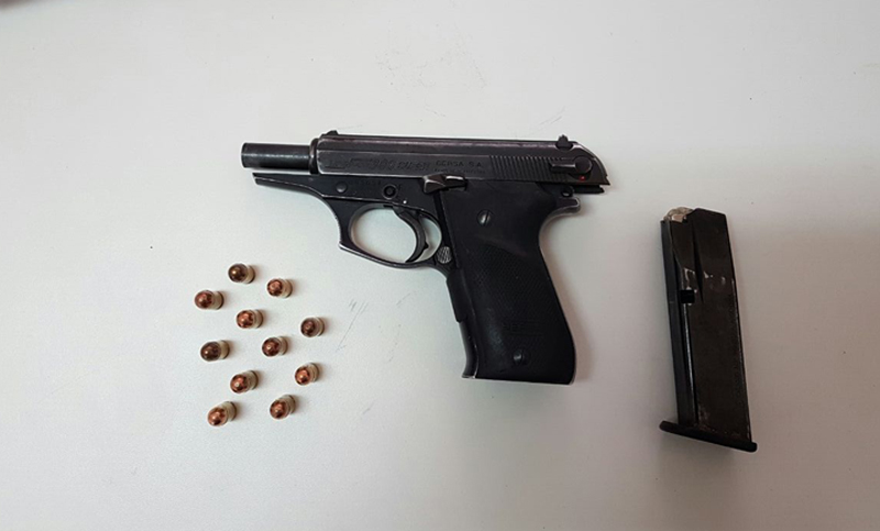 Falso policía detenido cuando custodiaba un comercio en Villa Gobernador Gálvez