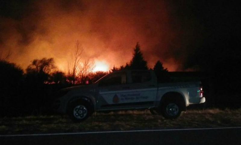 Bomberos controlan incendios de campos en el norte cordobés